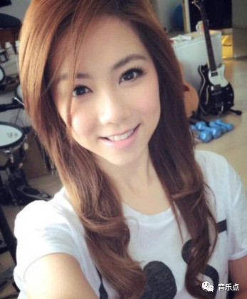 邓紫棋的存在歌手评价视频,前辈评价歌手邓紫棋