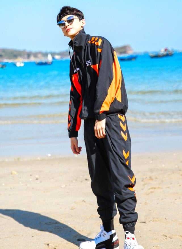 许魏洲鞋,许魏洲白敬亭他俩真的是好朋友吗