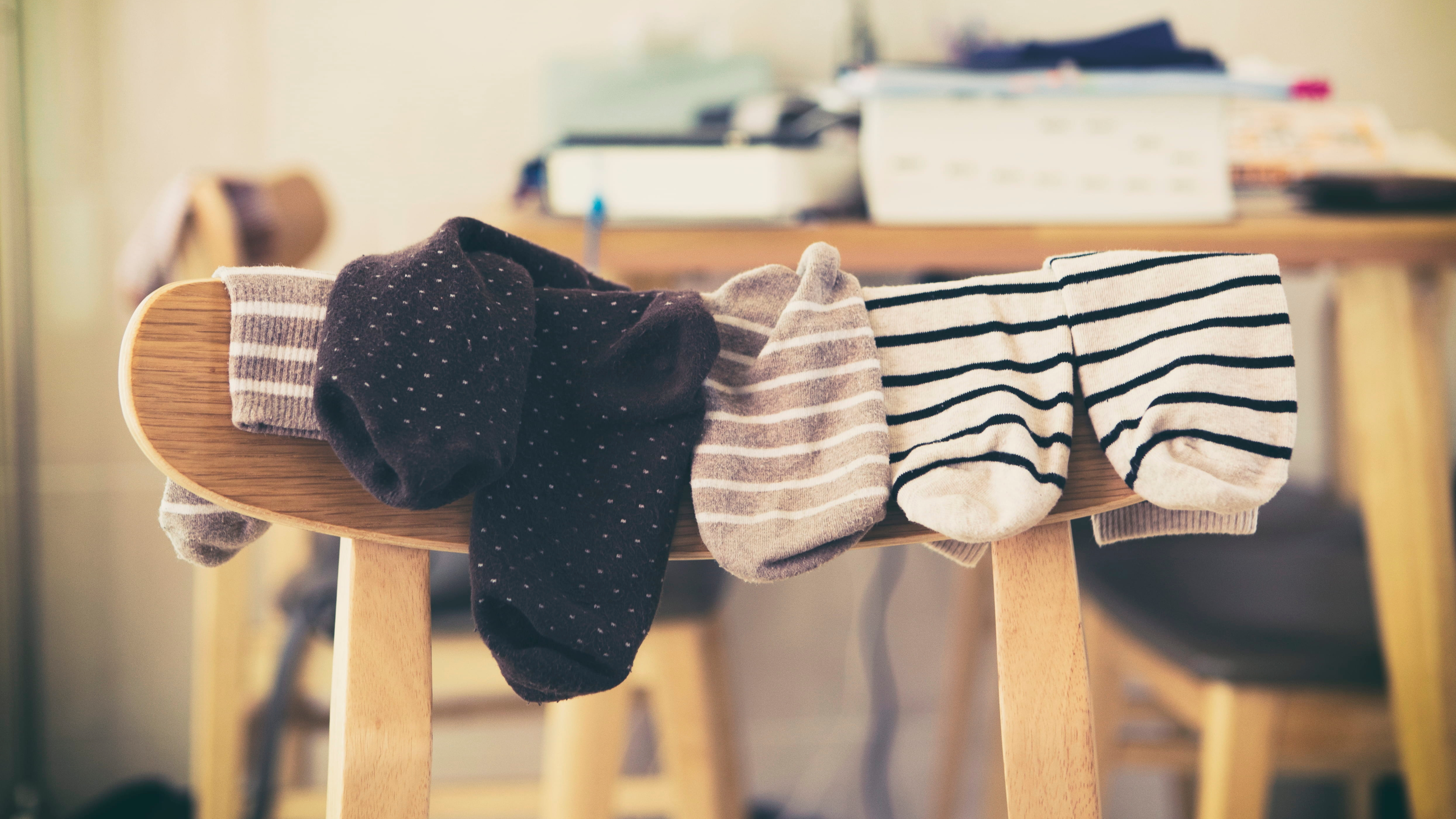 袜子洗完变硬为什么,你的袜子加厚了吗