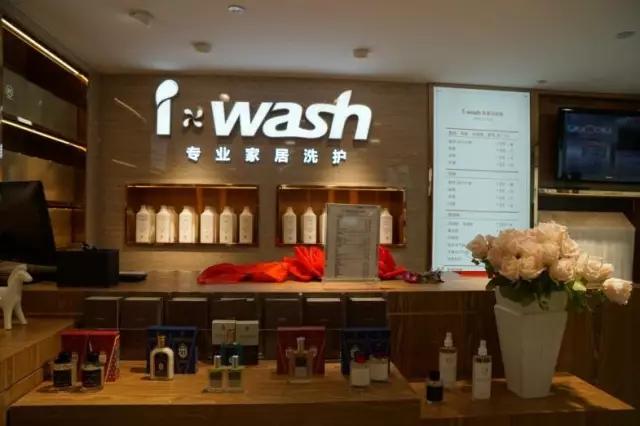 离婚3年后，湖南51岁中专学历阿姨抱走近1亿元现金