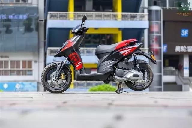 我为运动而生,比亚乔踏板摩托车优缺点