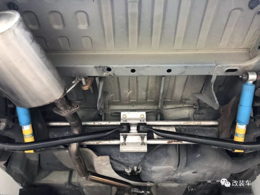 改装也疯狂黑武士标致207的蜕变,08年标致207还能值多少钱