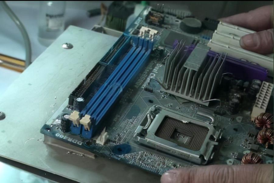 电脑显示displayport没信号,电脑开机显示无信号直接进入bios