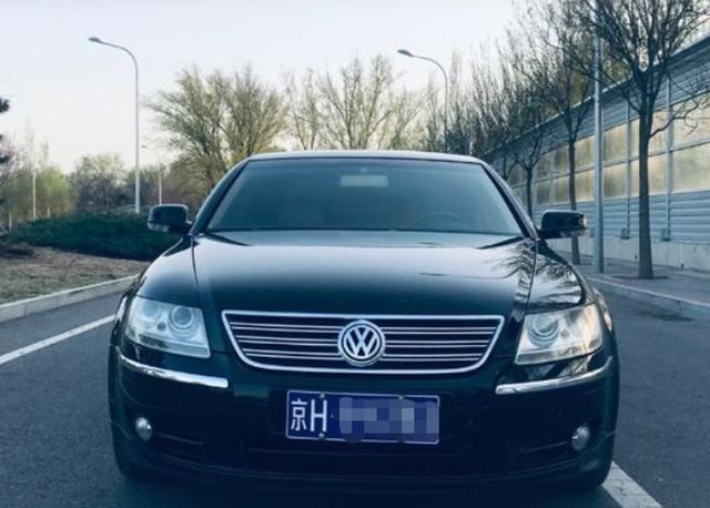 12年辉腾真实油耗,偶遇老款汽车