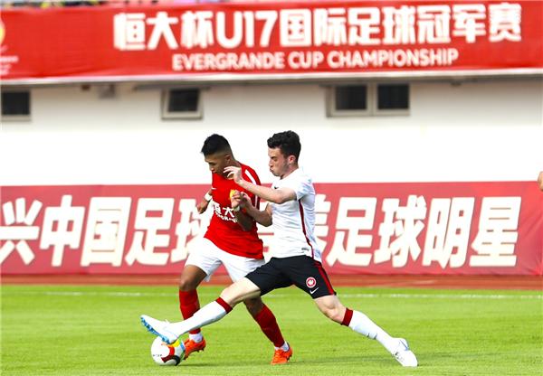 恒大足校第一个上场,恒大足校启动十年星工程海选精英