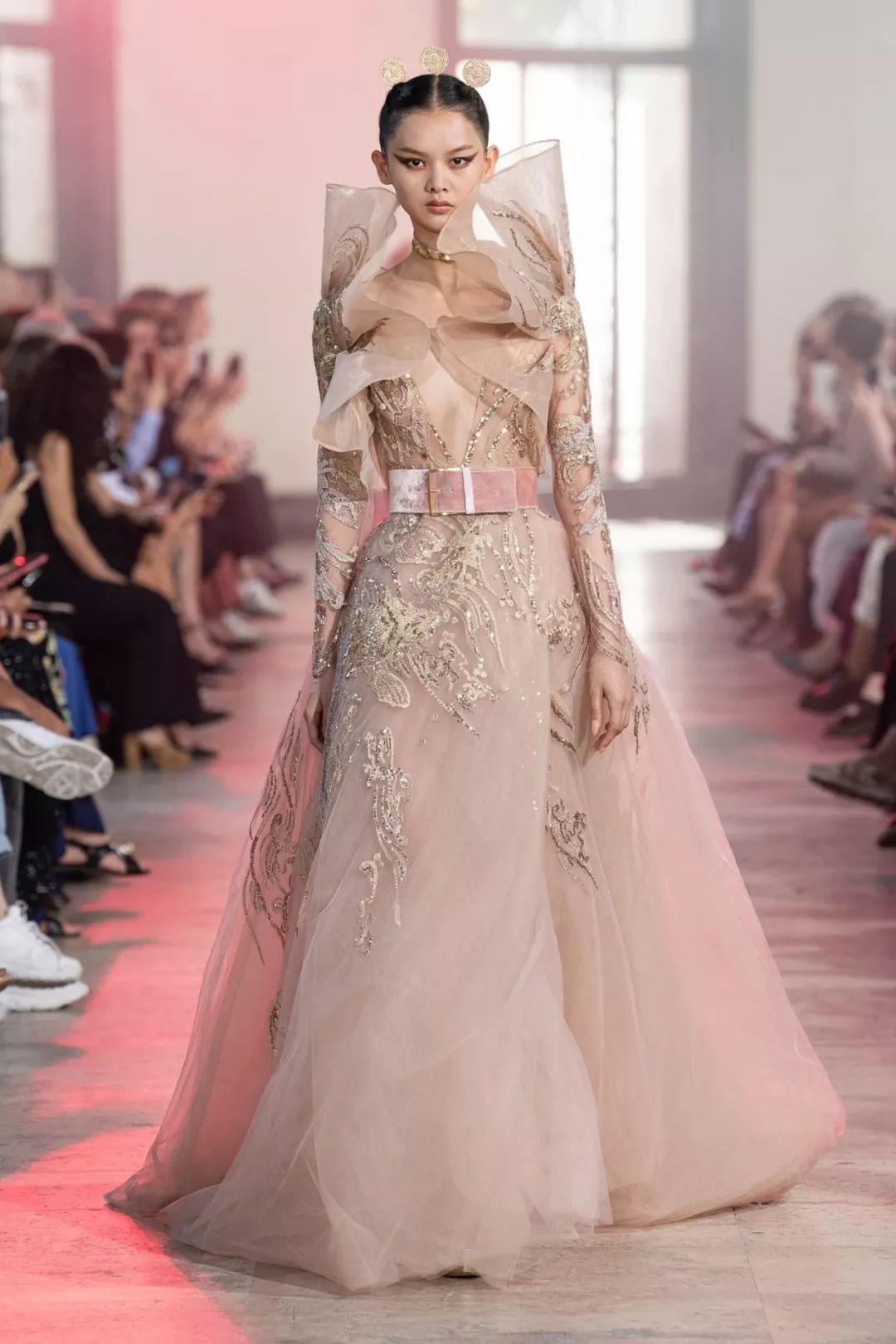 高定eliesaab刘亦菲,eliesaab高定仙女裙