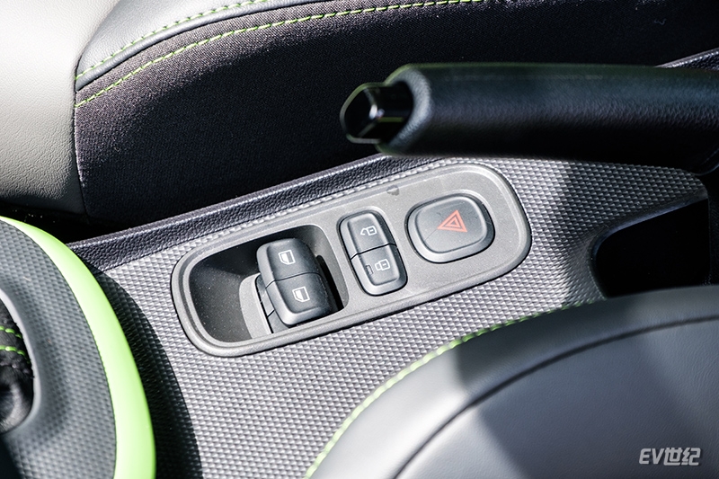 续航300km5万左右纯电车推荐快充,上汽科莱威新四座续航