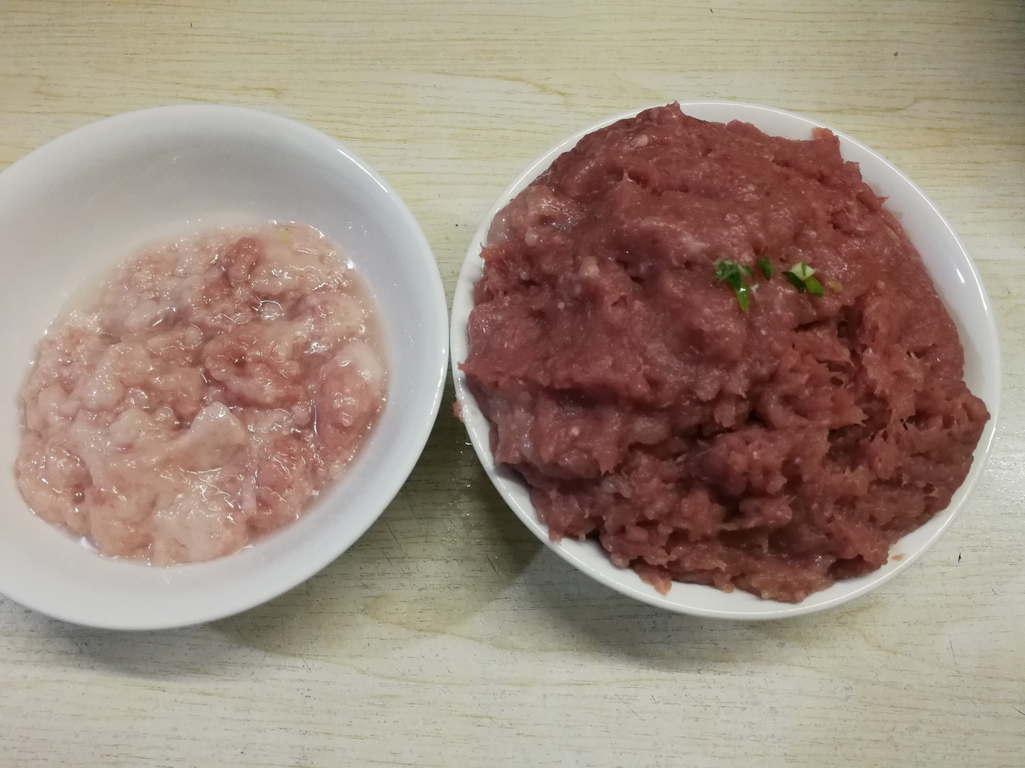 绞肉馅时为什么肉馅不抱团,肉馅怎么才能有汁还抱团