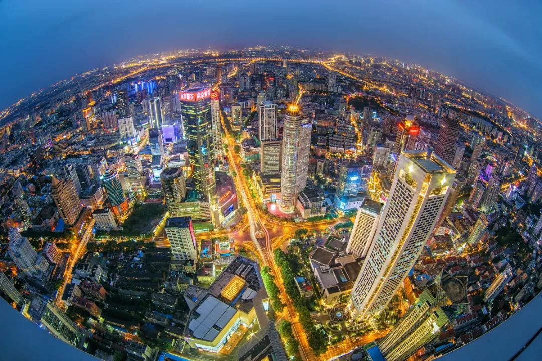 鎯婂枩搴椾竾璞″煄,鎯婂枩鍟嗗満