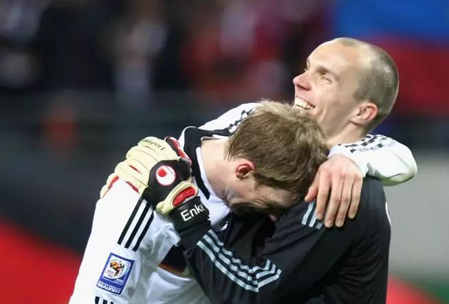 恩克为什么要杀小男孩,门将恩克