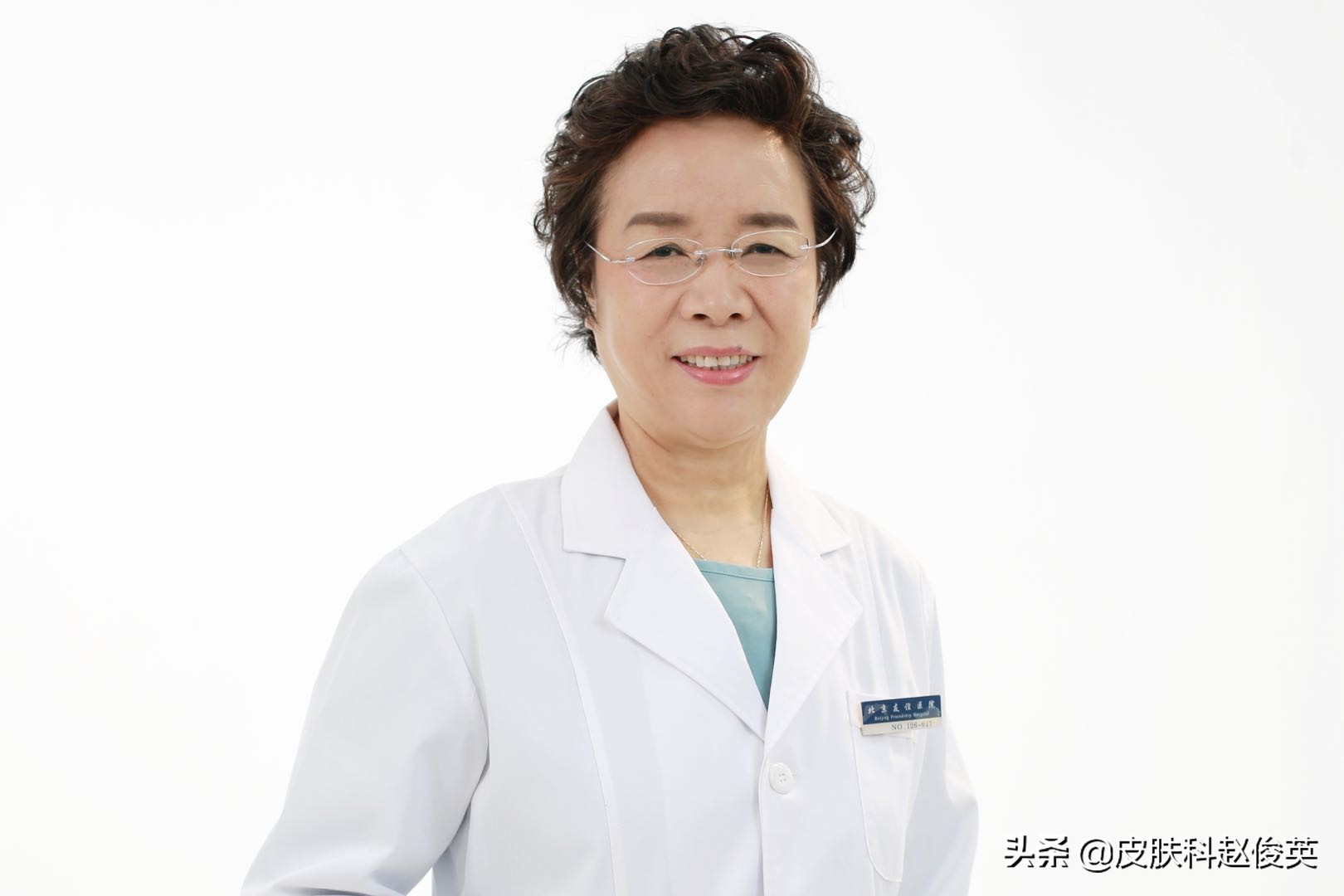 身体不排毒脸上总长痘痘怎么办,脸上总长脓包痘痘是怎么回事