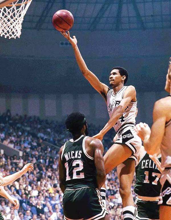 nba球星成名绝技有哪些,nba球星们的招牌动作你最喜欢哪个