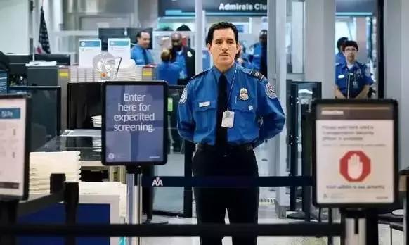 出国千万别帮人带东西,出国留学千万别带这些东西