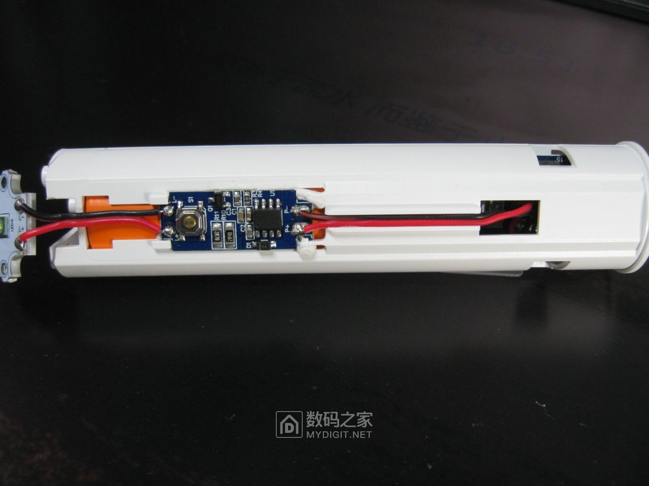 充电宝与手电筒的完美结合，Zeseco哲思手电筒移动电源拆解评测