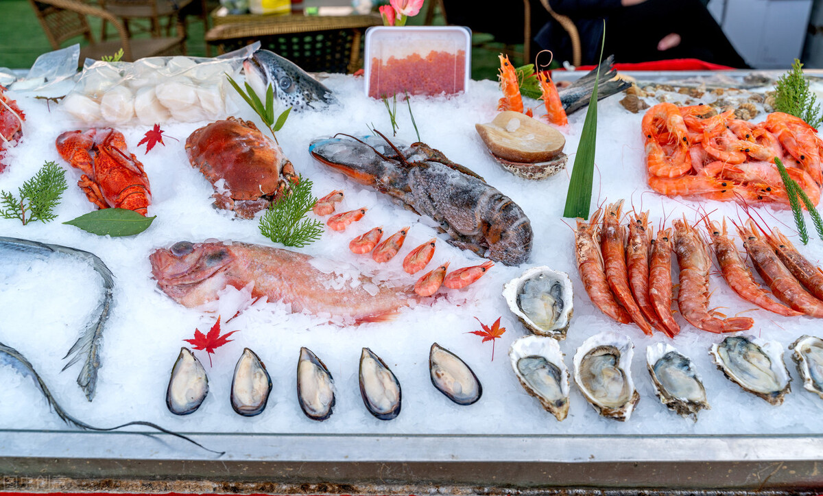 半夜醒来发现床上有一条小蛇,晚上看到一条蛇小说