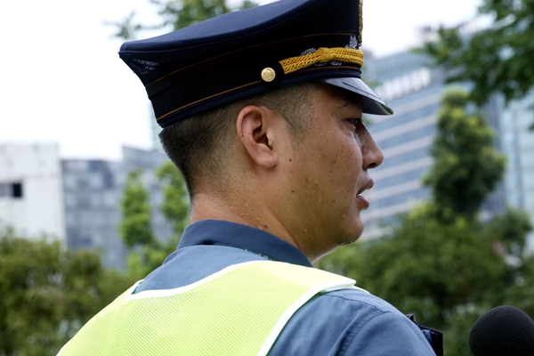 战高温斗酷暑坚守一线保畅通,战高温斗酷暑坚守一线公交