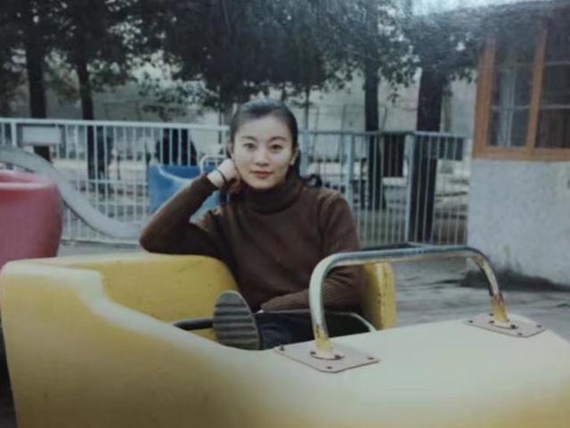 妈妈的小时候的照片有多好看,一张图晒出妈妈年轻时的模样