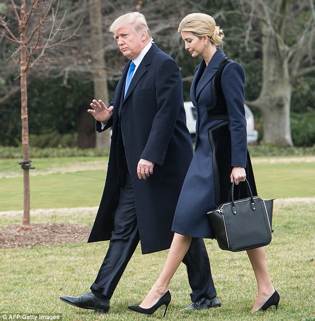 伊万卡和特蕾莎尬聊,伊万卡g20尬聊视频火了