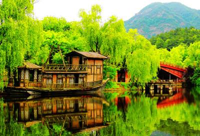 最值得去的影视城,国内好玩的三大旅游城市