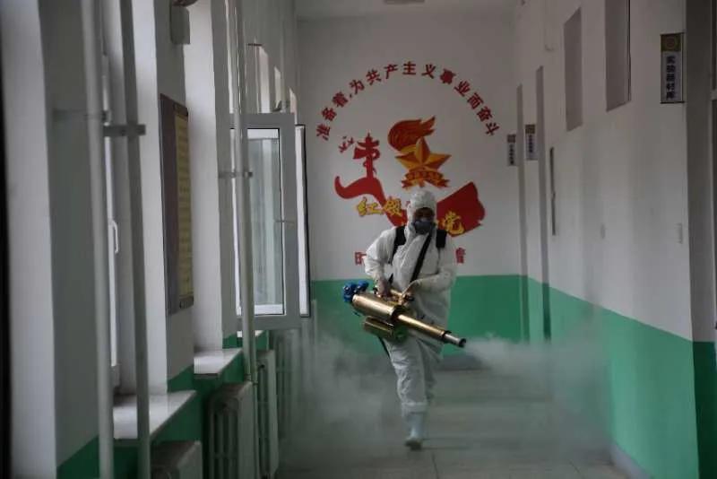 爱心桥护航学生,贫困小学爱心捐赠