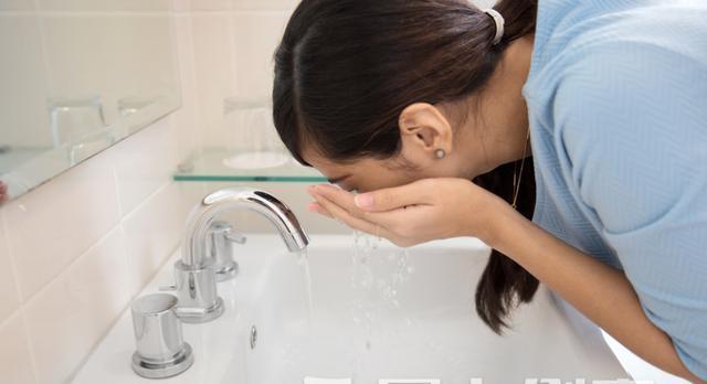 春节大扫除小苏打的妙用大全,家庭必备用品小苏打