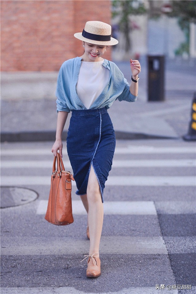 秋冬叠穿白衬衫怎么搭裤子,衬衫怎么穿两件