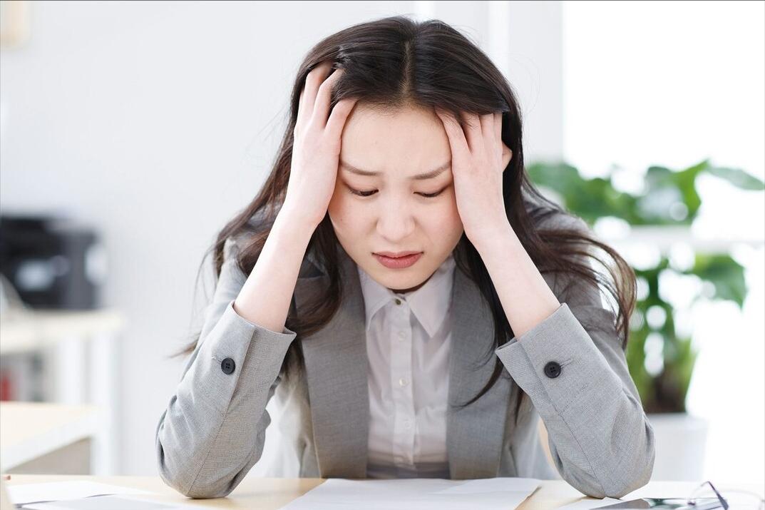 一咳嗽就有一小块痰咳出来,一咳嗽就咳出一块黄色的颗粒