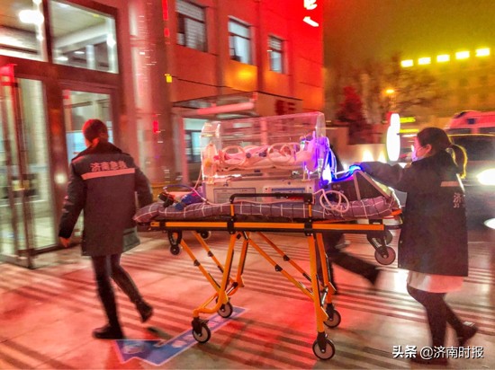 深夜的儿科急诊人声鼎沸,深夜医院楼道满是新生儿哭声