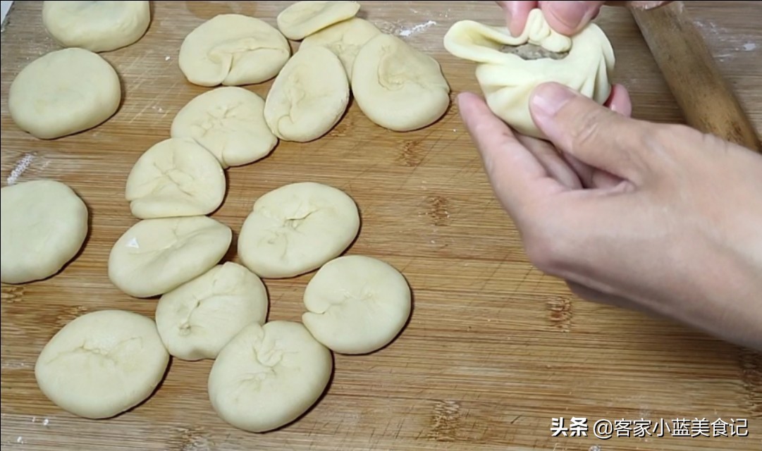 绿豆和面条怎么做才好吃,绿豆不加面粉怎么做