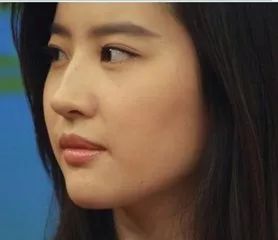 怎么让鼻子不出油,鼻子出油小妙招学生党