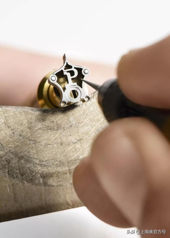 机械表厚一厘米算厚吗,全自动机械表男表薄