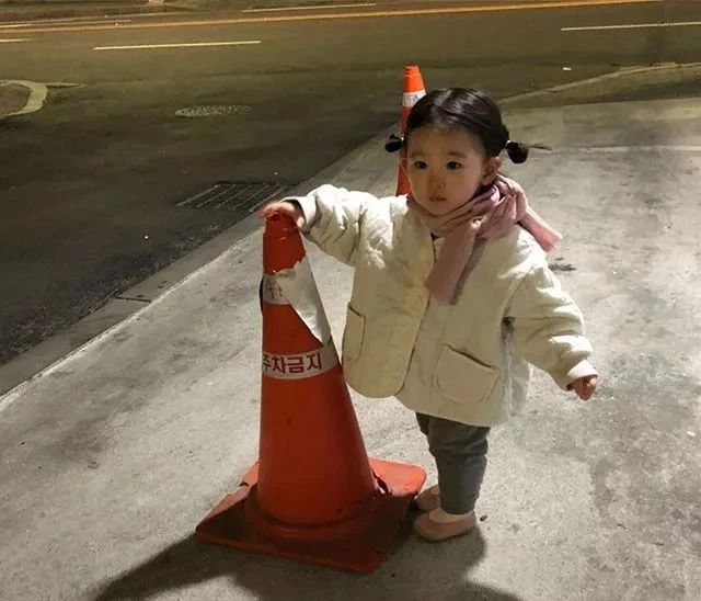 韩国ins短腿小萝莉,ins上爆红的小萝莉