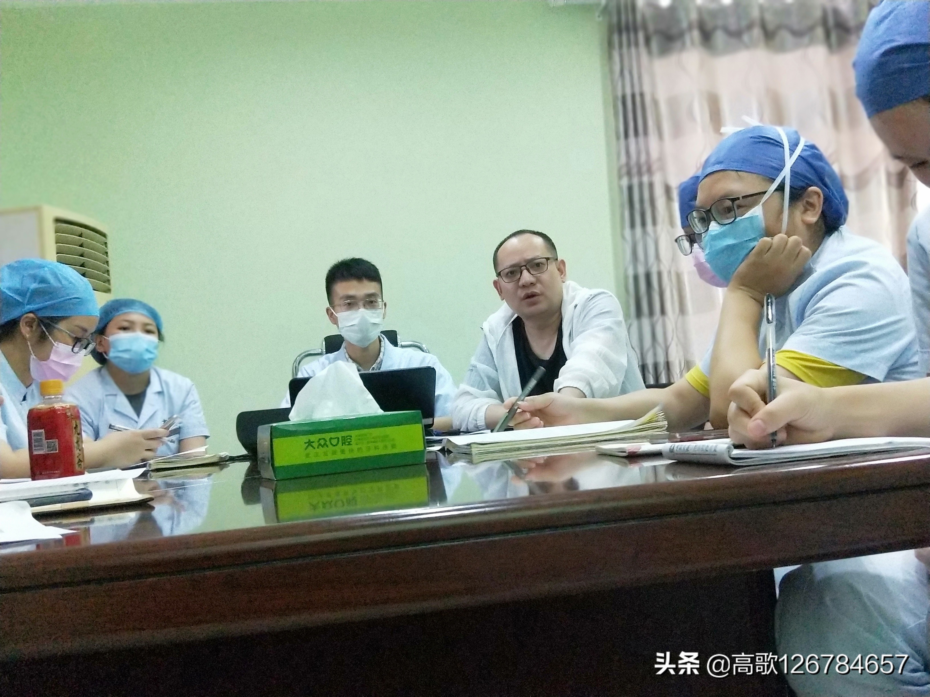 口腔医生周欢,武汉大众口腔医生