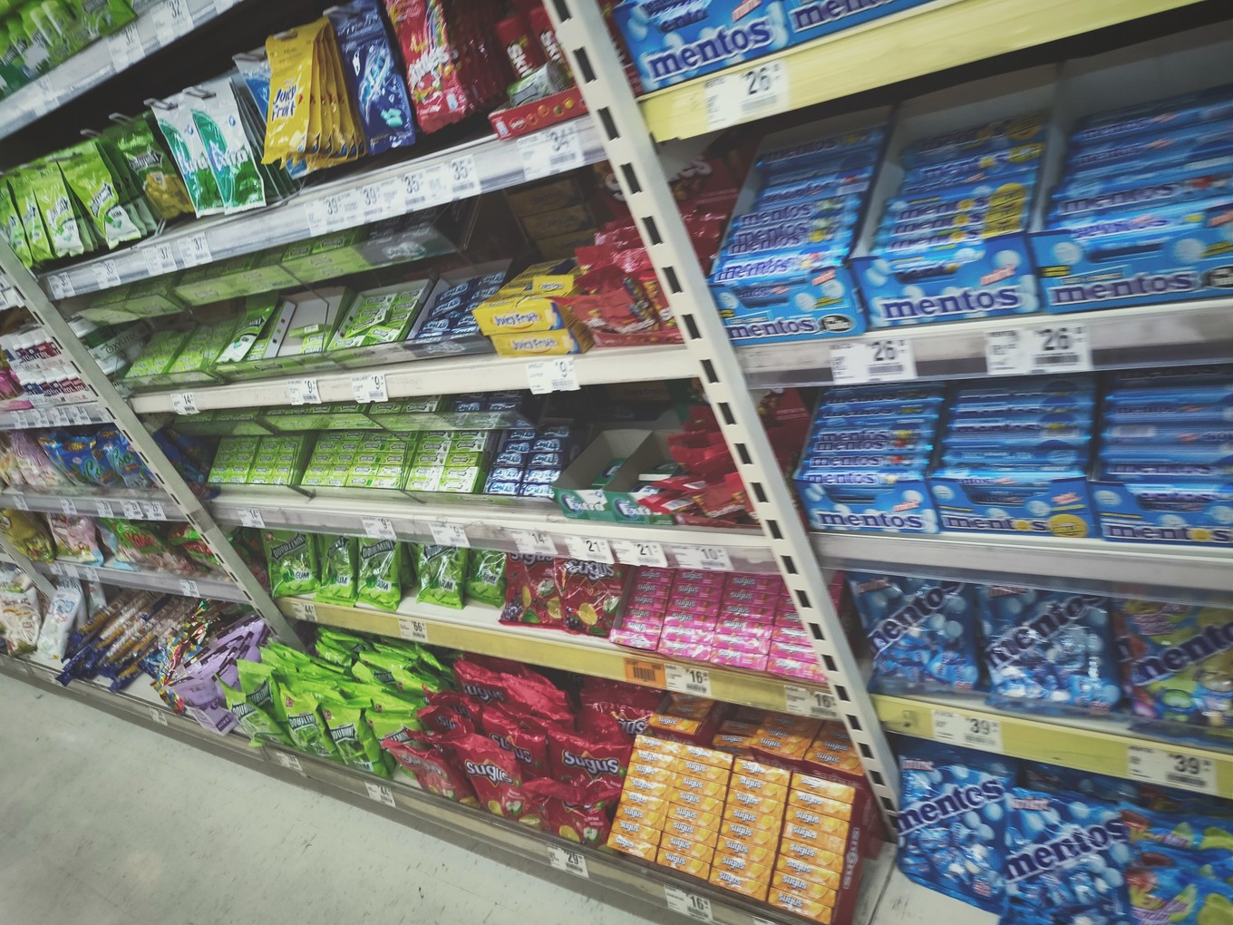 实弹射击or公墓拍大片？| 跟90后小伙儿在马尼拉“玩儿很野”