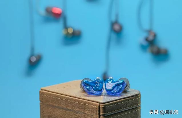 想让你的男朋友戒掉发烧耳机不难！请放下那个古驰包，让我来