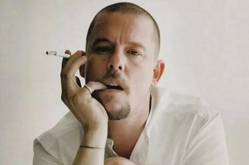 烂大街小白鞋还能穿吗,烂大街小白鞋还有吗