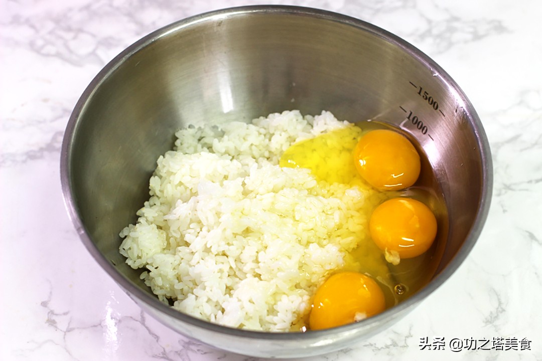 看不见鸡蛋的菜,蛋炒饭不放酱油做法