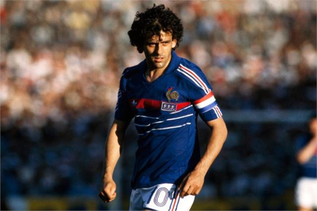 中国有史以来最厉害的足球运动员,有争议的10场足球比赛