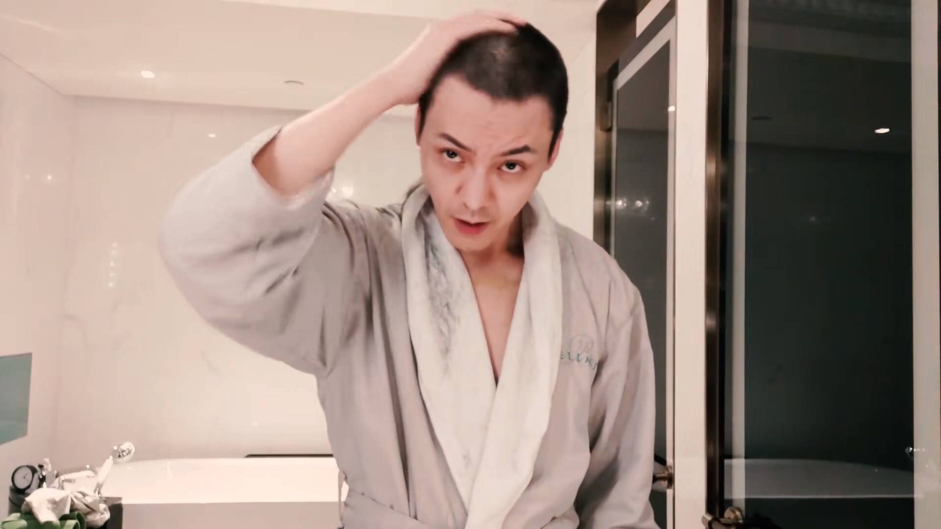 寸头男生万能发型适合所有脸型,寸头男生剪什么样的头发好看