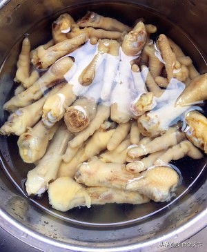 柠檬卤鸡爪正宗制作方法,柠檬凉拌卤鸡爪的做法大全
