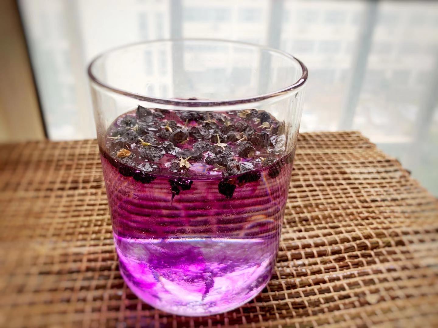 黑枸杞真假的鉴别方法和技巧,黑枸杞真假辨别最有效的方法