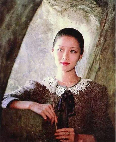 胡因梦那么美，舍得分开？恋足癖，绿帽恐惧症李敖：她便秘太不堪