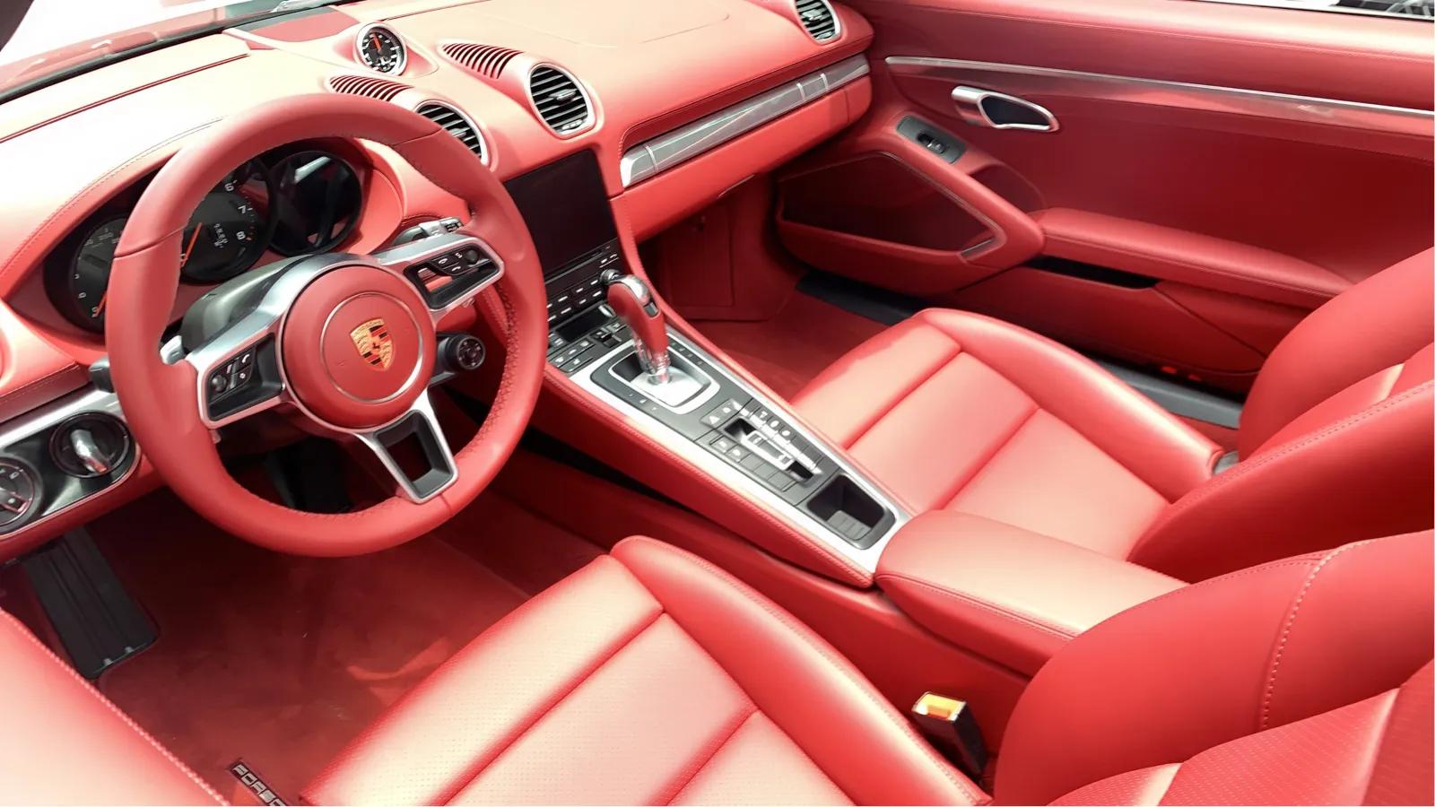 李橙保时捷跑车,李橙阿斯顿马丁