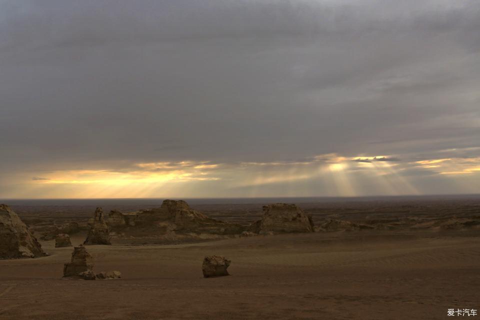 帕杰罗劲畅进藏自驾视频,帕杰罗劲畅西藏新疆自驾游