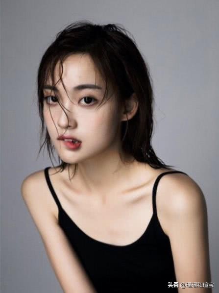 这5种坏习惯很多人常做,哪些坏习惯会使嘴唇变厚