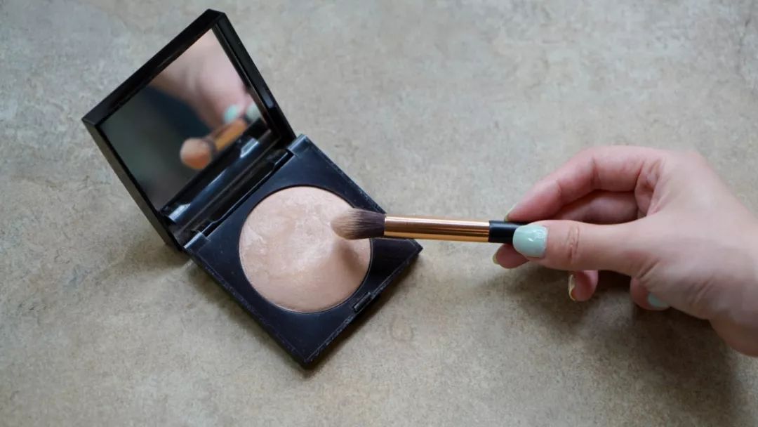 又挺又大的鼻子如何修容,如何把大鼻头变成小鼻头用修容修