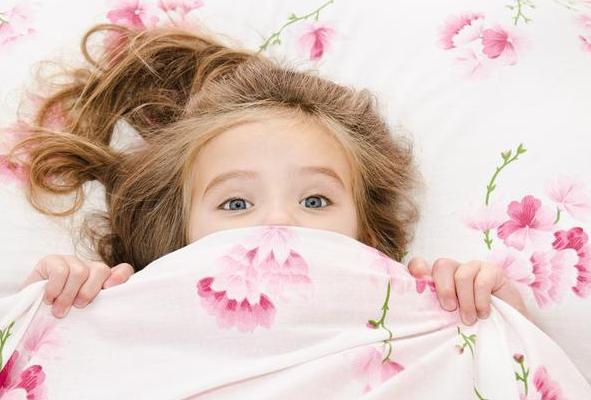 孩子做噩梦了怎么安慰她,孩子做噩梦了老是害怕怎么解决