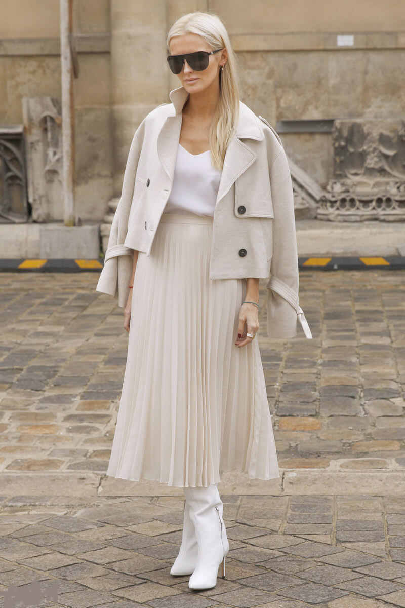 百褶裙西装外套搭配,范冰冰蓝衬衫百褶裙