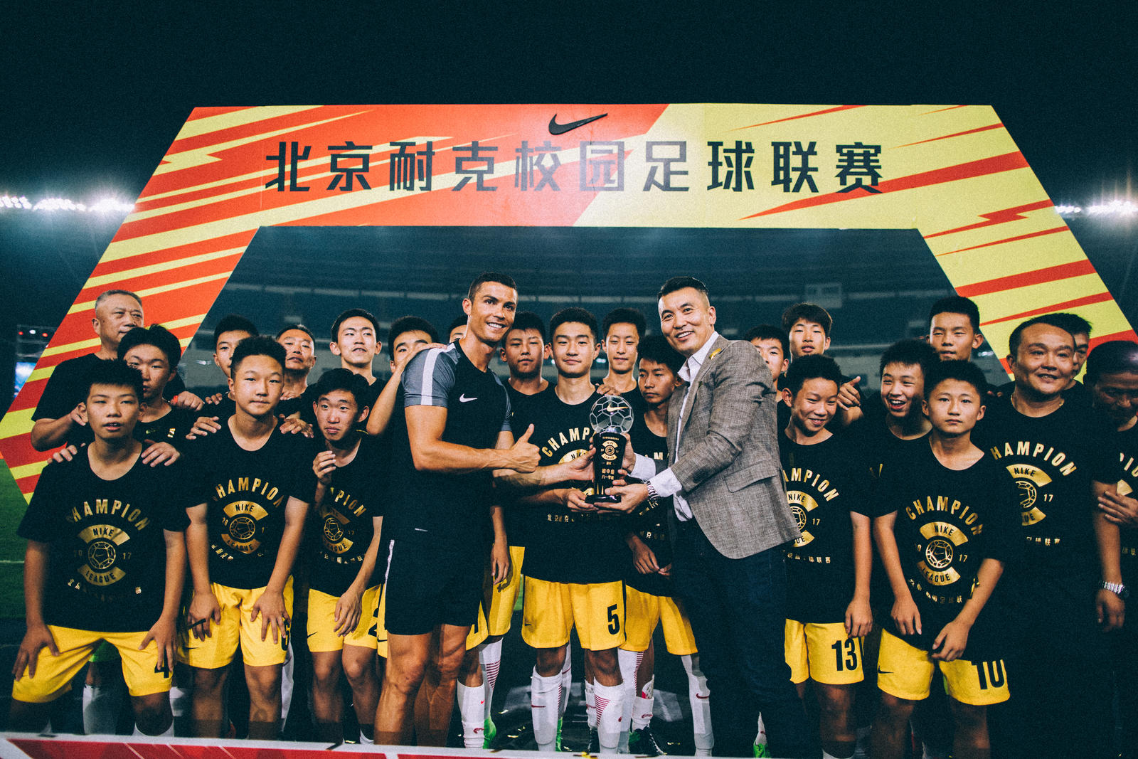 为什么说中国足球玩不起,为什么中国足球普及度这么低