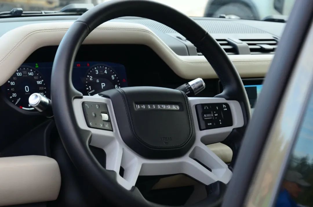 平行进口路虎卫士110版最新试驾,路虎卫士110p400e试驾